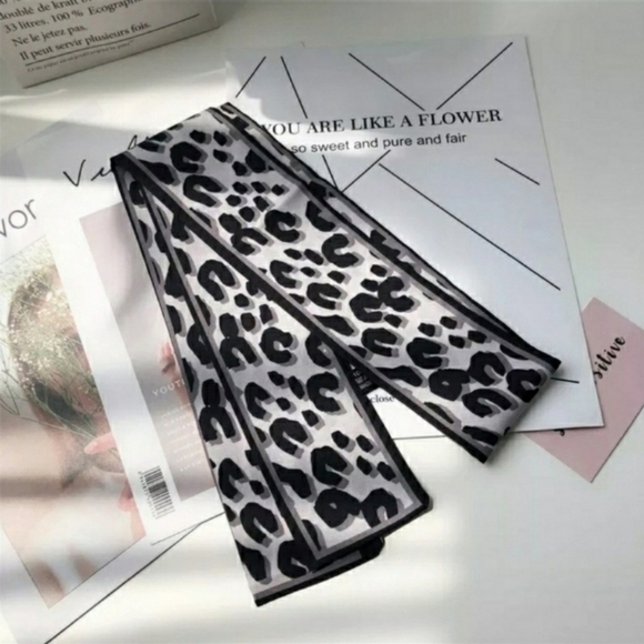 Silver Leopard print Silk Skinny Scarf Twilly - Picture 1 of 8